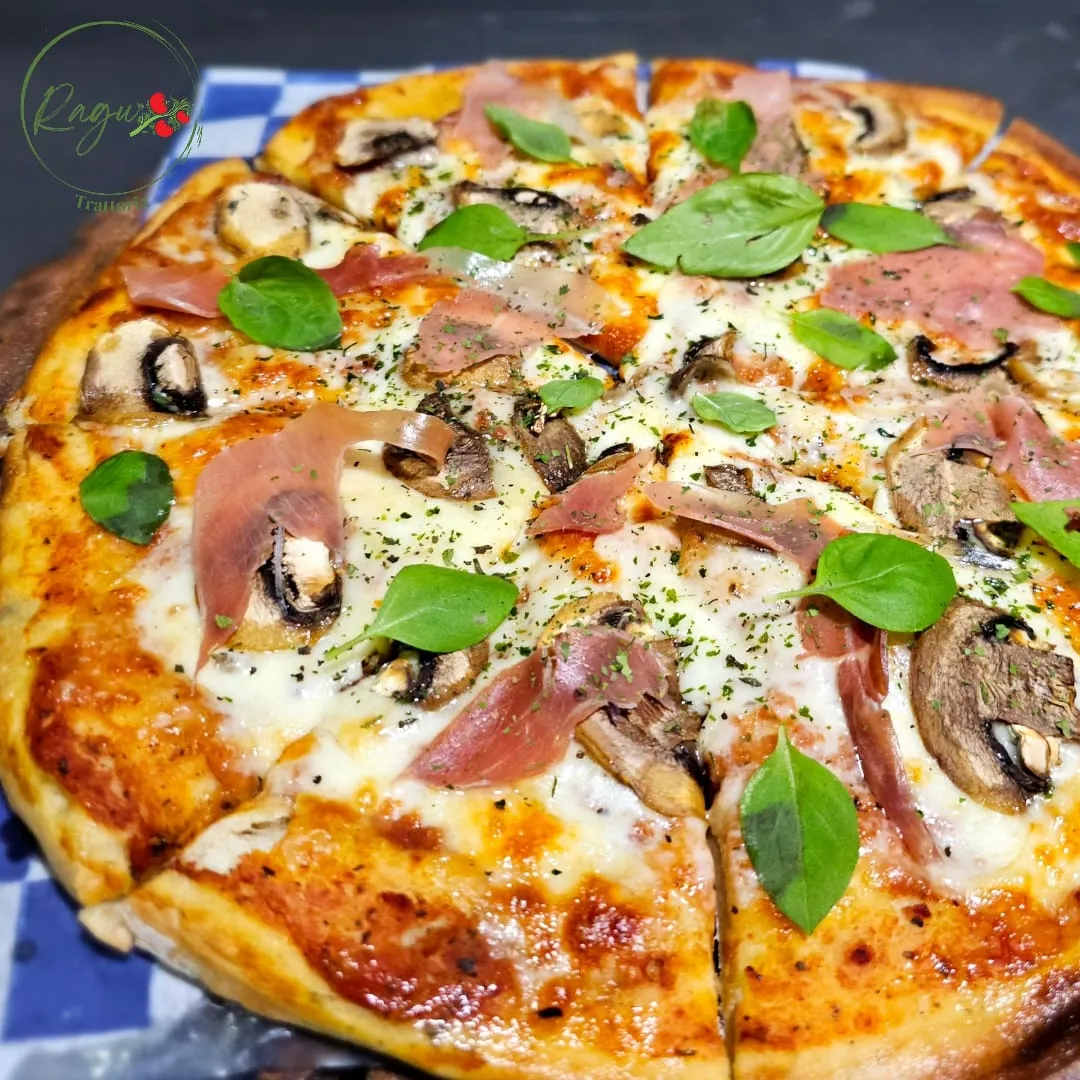 Pizza Prosciutto e Funghi