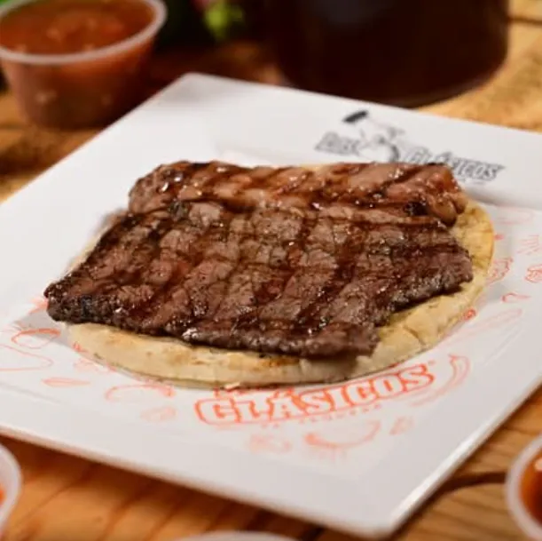 Taco de Picaña con Tortilla de Harina