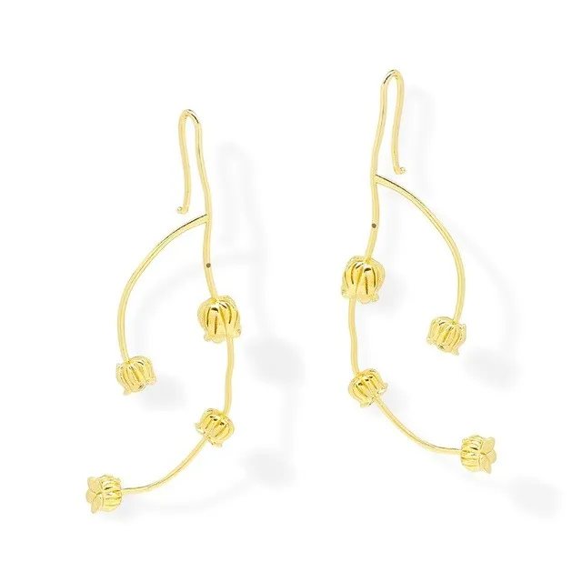Aretes Largos Flor Silvestre en Oro Laminado